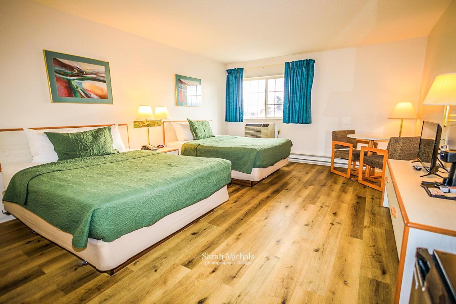 Mountain Host Motor Inn Iron Mountain Eksteriør billede